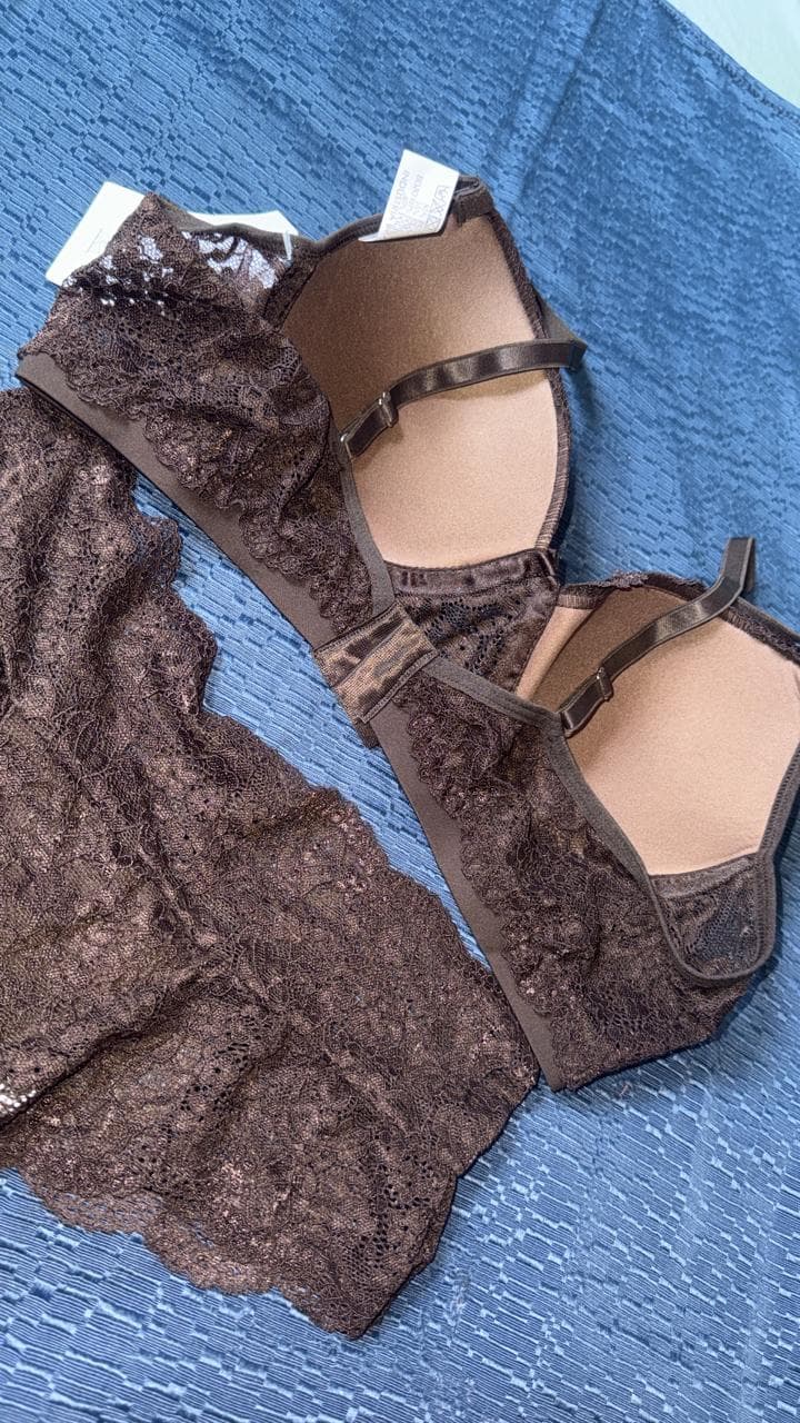 Conjunto de lingerie em renda marrom